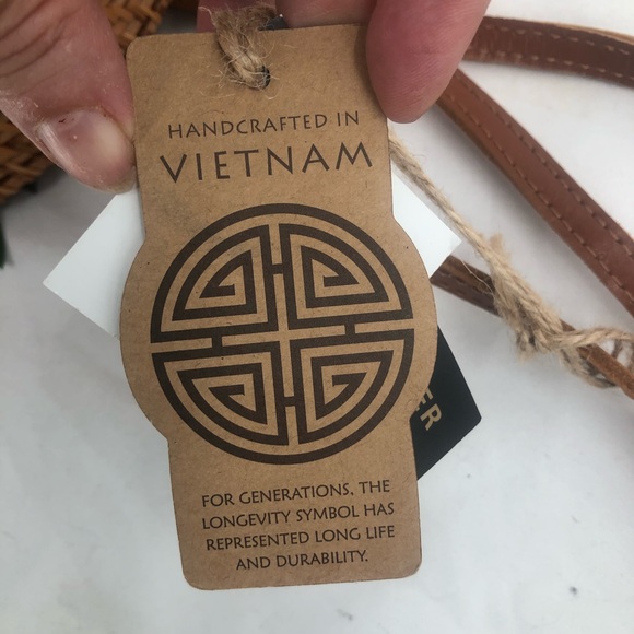 Round Wicker Women’s cross body purse W/handle - Picture 10 of 13